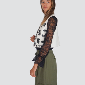 Tensione in gilet ricamato con applicazione interno caldo Art 37484