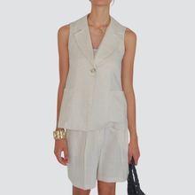 Carica l&#39;immagine nel visualizzatore di Gallery, Vicolo completo gilet bermuda con cintura misto lino 55% lino 45% viscosa Art TD3018
