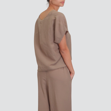 Carica l&#39;immagine nel visualizzatore di Gallery, Tensione in blusa over scollo V60% viscosa 40% lino Art 25C7811
