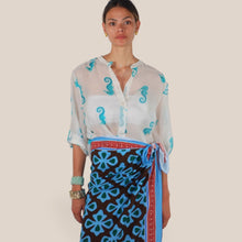 Carica l'immagine nel visualizzatore di Gallery, Haveone camicia over stampa cavalluccio 85% lyocell Art CVS-Q449
