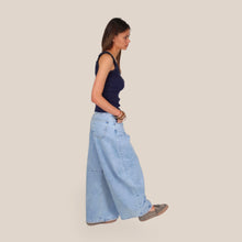 Carica l'immagine nel visualizzatore di Gallery, Tensione in jeans Louvre tela leggera 100% cotone Art P314J119
