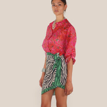 Carica l'immagine nel visualizzatore di Gallery, Haveone camicia over stampa fiore rosso 85% lyocell Art CVS-Q505
