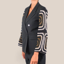 Carica l'immagine nel visualizzatore di Gallery, Vicolo blazer doppio petto crochet con frange Art TAC0446
