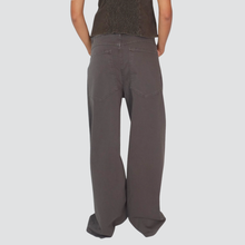 Carica l&#39;immagine nel visualizzatore di Gallery, Tensione in jeans Giusi superpocket moro 98% cotone
