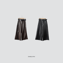 Carica l'immagine nel visualizzatore di Gallery, Vicolo pantalone palazzo ecopelle elastico vita con cintura Art TF1979
