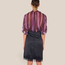 Carica l'immagine nel visualizzatore di Gallery, Haveone camicia over rigata con collana moro bordeaux 85% lyocell Art CVS-R099
