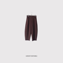 Carica l'immagine nel visualizzatore di Gallery, Tensione in pantalone balloon punto milano 58% viscosa Art 27P6771 ( blazer Art 27B6770 )
