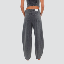 Carica l&#39;immagine nel visualizzatore di Gallery, Tensione in jeans balloon 100% cotone Art W25P398
