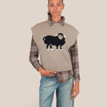 Carica l'immagine nel visualizzatore di Gallery, Tensione in gilet ricamo misto lana Art W6HMT13A400
