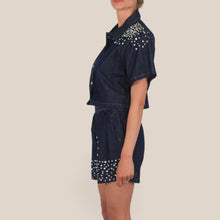 Carica l'immagine nel visualizzatore di Gallery, Susy Mix completo denim strass camicia più bermuda elastico vita 100% cotone Art MF24971
