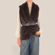 Carica l'immagine nel visualizzatore di Gallery, Dixie gilet eco-pelliccia con cintura Art LAHB2BBCA

