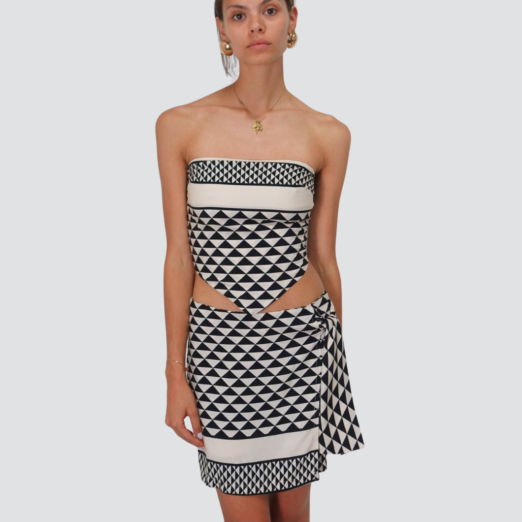 Tensione in top fantasia con elastico 100% viscosa Art SS251227