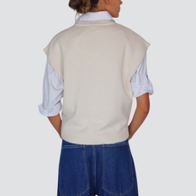 Carica l&#39;immagine nel visualizzatore di Gallery, Tensione in maglia over ricamo N°5 Art W5HMT1

