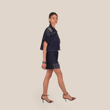 Carica l'immagine nel visualizzatore di Gallery, Susy Mix completo denim strass camicia più bermuda elastico vita 100% cotone Art MF24971
