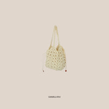 Carica l'immagine nel visualizzatore di Gallery, Susy Mix shopper effetto crochet Art HK68
