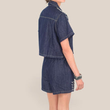 Carica l'immagine nel visualizzatore di Gallery, Susy Mix completo denim strass camicia più bermuda elastico vita 100% cotone Art MF24971
