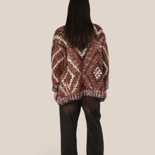 Carica l'immagine nel visualizzatore di Gallery, Philia Loft cardigan con piume L03O0176
