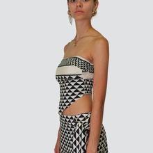 Carica l&#39;immagine nel visualizzatore di Gallery, Tensione in top fantasia con elastico 100% viscosa Art SS251227
