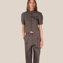 Carica l'immagine nel visualizzatore di Gallery, Tensione in blazer manica corta sfiancato 98% cotone Art 26B4542 ( pantalone Art 26P4516 )

