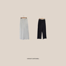 Carica l'immagine nel visualizzatore di Gallery, Tensione in pantalone palazzo pinces tela leggera 100% cotone  Art 26P4835

