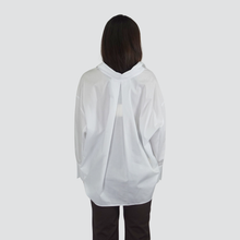 Carica l&#39;immagine nel visualizzatore di Gallery, Vicolo camicia over con laccetto 100% cotone Art TF0735
