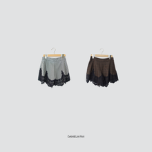 Carica l&#39;immagine nel visualizzatore di Gallery, Haveone short con pizzo con pizzo arrampicante Art PVS-P225
