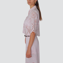 Carica l&#39;immagine nel visualizzatore di Gallery, Tensione in camicia sangallo 100% cotone Art S25CC32
