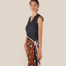 Carica l'immagine nel visualizzatore di Gallery, Tensione in camicia bottoncini smanicata mussola 100% cotone Art F9140C35
