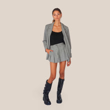 Carica l'immagine nel visualizzatore di Gallery, Vicolo Pantaloncino Check 96% Lana Vergine Art TAC1072 ( Blazer Art TAC1073 )
