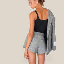 Carica l'immagine nel visualizzatore di Gallery, Vicolo Pantaloncino Check 96% Lana Vergine Art TAC1072 ( Blazer Art TAC1073 )
