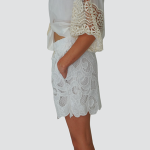 Tensione in short con ricami e coulisse 98% cotone Art S25PG20