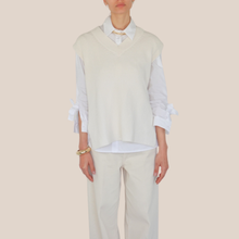 Carica l'immagine nel visualizzatore di Gallery, Vicolo gilet over scollo V spacchetti laterali 50% cotone Art 7AB7063

