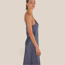 Carica l'immagine nel visualizzatore di Gallery, Vicolo abito satin spallino regolabile Art TAC0653
