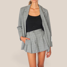 Carica l'immagine nel visualizzatore di Gallery, Vicolo Pantaloncino Check 96% Lana Vergine Art TAC1072 ( Blazer Art TAC1073 )
