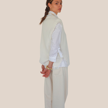 Carica l'immagine nel visualizzatore di Gallery, Vicolo gilet over scollo V spacchetti laterali 50% cotone Art 7AB7063
