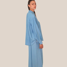 Carica l'immagine nel visualizzatore di Gallery, Tensione in camicia over taschino paillettes 100% tencel leggero Art PE260153 ( pantalone Art PE260188 )
