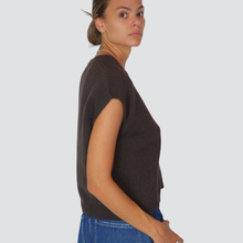 Carica l&#39;immagine nel visualizzatore di Gallery, Tensione in gilet over bottoni 40% viscosa 25% lana 5% cashmere Art D80014
