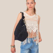 Carica l'immagine nel visualizzatore di Gallery, Philia Loft borsa nera intrecciata con accessorio Art A02X0567
