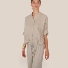 Carica l'immagine nel visualizzatore di Gallery, Tensione in camicia over taschino 100% lino Art S26CD54
