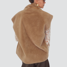 Carica l&#39;immagine nel visualizzatore di Gallery, Tensione in gilet over sciarpa Art 225055
