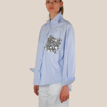 Carica l'immagine nel visualizzatore di Gallery, Tensione in camicia over rigata taschino paillettes 78% cotone Art PE260145

