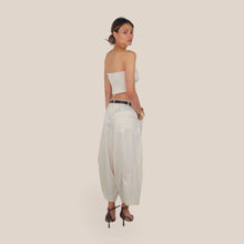 Carica l'immagine nel visualizzatore di Gallery, Dixie pantalone baloon con pinces e cintura tela leggera 66% cotone Art P067A257 ( top Art R067A089 )

