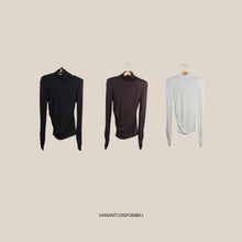 Carica l'immagine nel visualizzatore di Gallery, Vicolo maglia collo alto arriccio laterale con spallini 95% viscosa Art UAC0223
