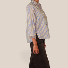Carica l'immagine nel visualizzatore di Gallery, Haveone camicia over riga sottile beige blu 30% viscosa Art CGE-R038
