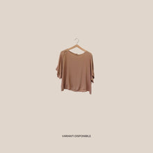 Carica l'immagine nel visualizzatore di Gallery, Tensione in blusa satin over abbottonata retro 100% viscosa Art G434B05Q
