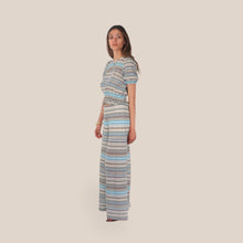 Carica l'immagine nel visualizzatore di Gallery, Tensione in pantalone palazzo filo lurex elastico vita 100% viscosa Art S26PD07
