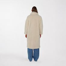Carica l'immagine nel visualizzatore di Gallery, Haveone cappotto teddy panna Art KCT-R026
