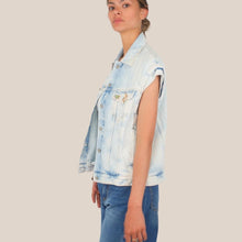 Carica l'immagine nel visualizzatore di Gallery, Vicolo giacca over denim smanicata 100% cotone Art DE5032
