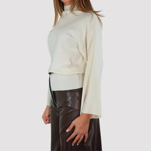 Carica l'immagine nel visualizzatore di Gallery, Haveone maglia lupetto manica pipistrello con cinturina 52% viscosa Art MNC-R311
