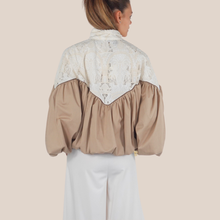 Carica l'immagine nel visualizzatore di Gallery, Tensione in bomber foderato increspato con pizzo 100% cotone Art 38810
